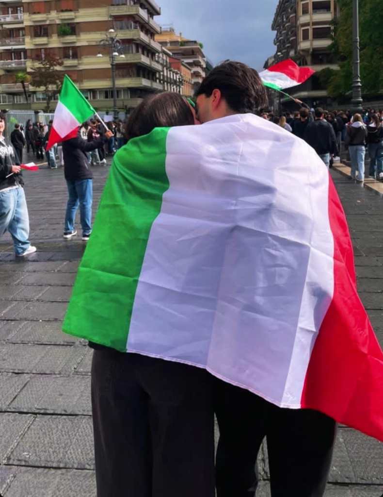 STUDENTE ALZA LA TESTA&nbsp;🔥🇮🇹